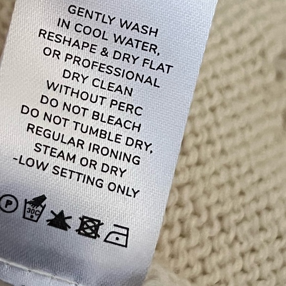 GiGi Knitwear Dolly 100% Merino Wool Cardi in Cream Small - Picture 10 of 13